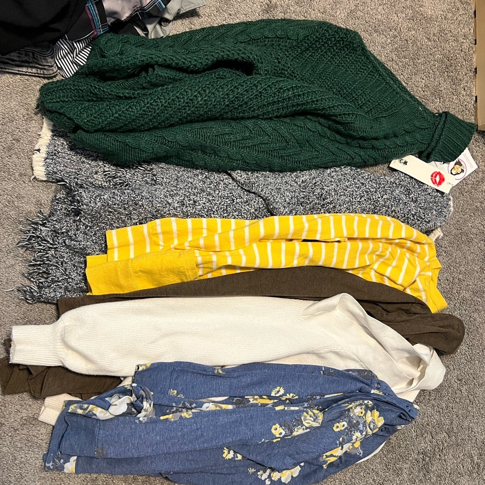 Size large sweater lot